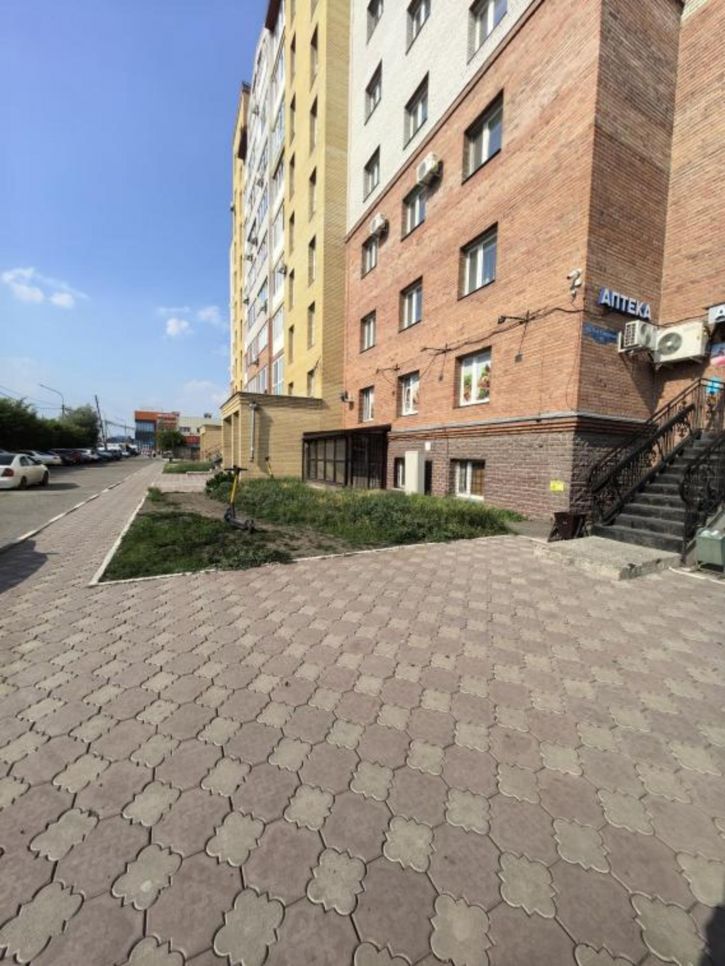 3-комн квартира Орджоникидзе, 162