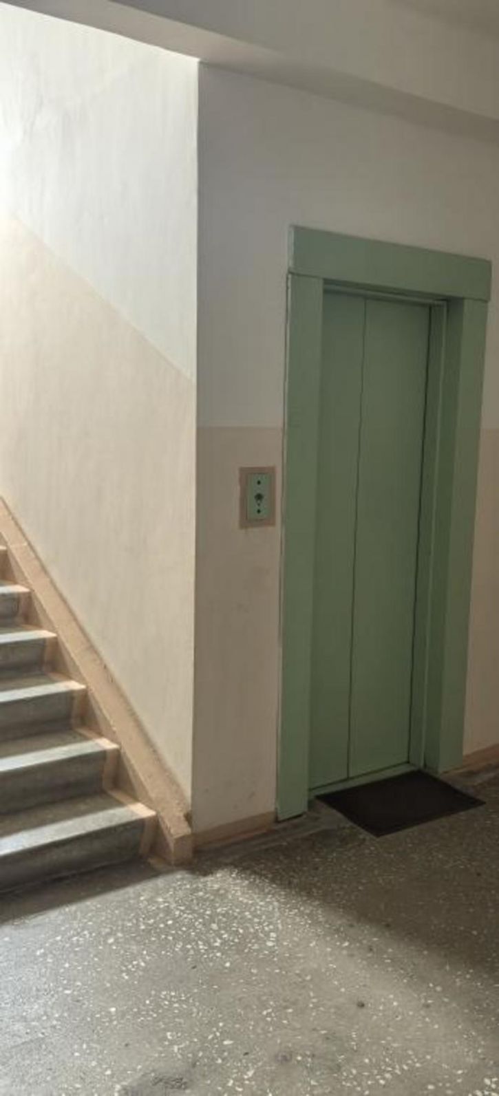 2-комн квартира Волховстроя, 94