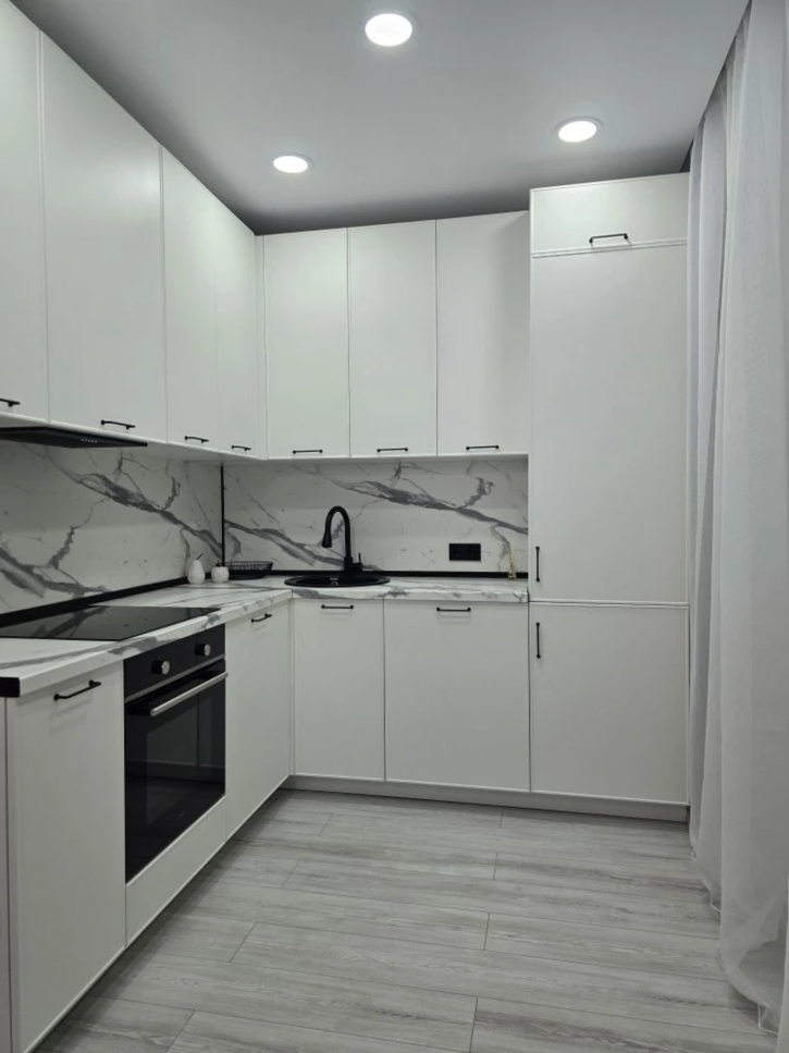 2-комн квартира ул Енисейская 3-я, 32