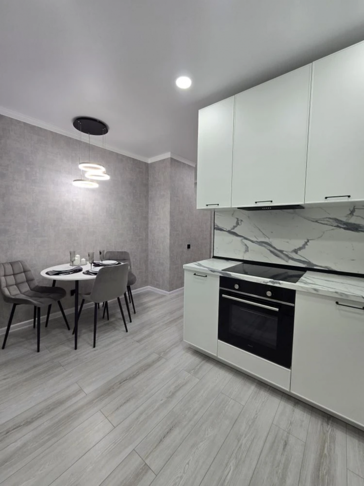 2-комн квартира ул Енисейская 3-я, 32