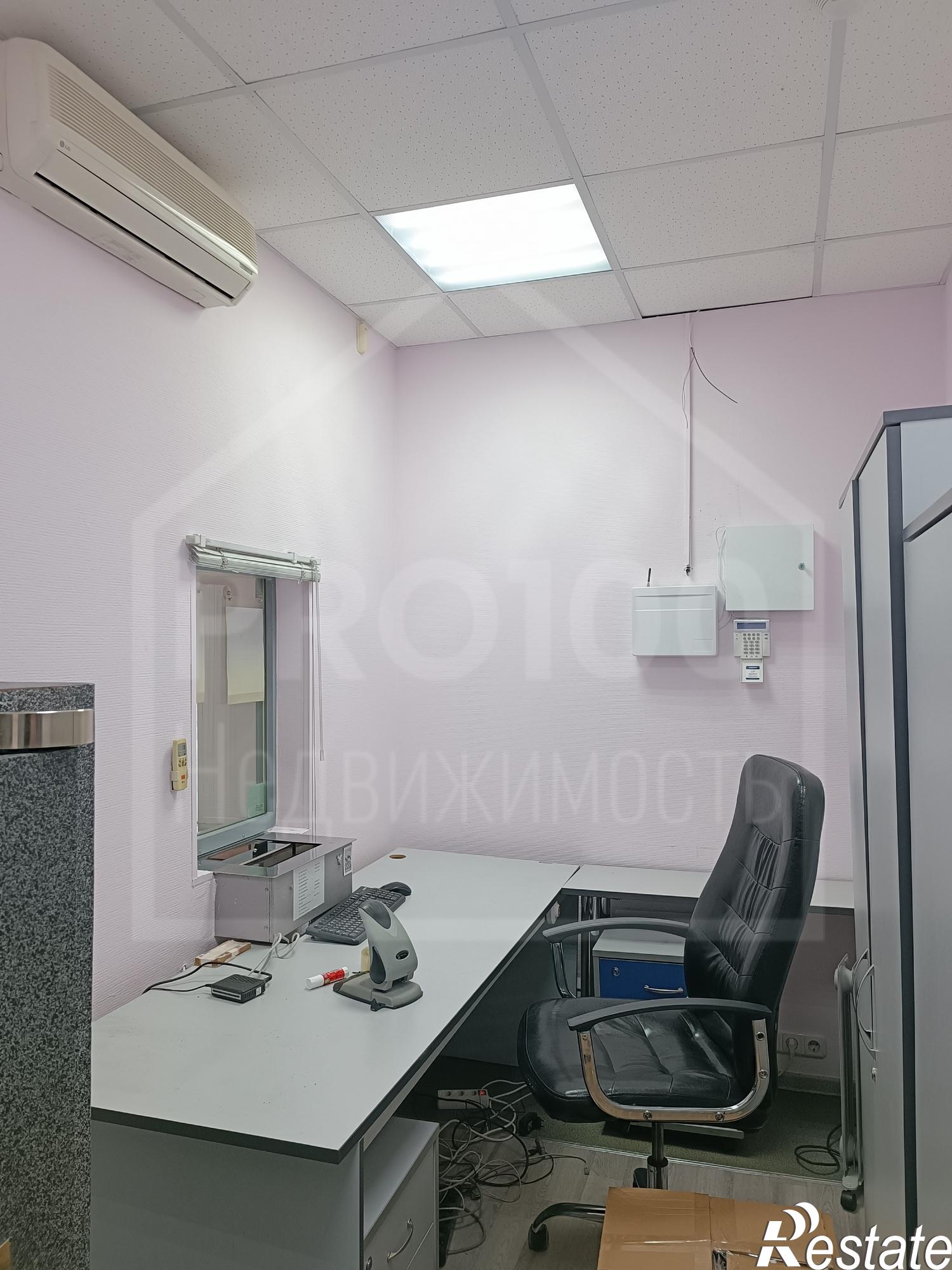 Сдать торговое помещение за 340 000 рублей на Герцена улица,16