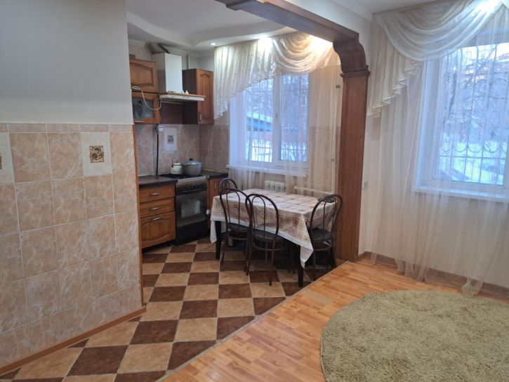 3-комн квартира ул Труда, 3