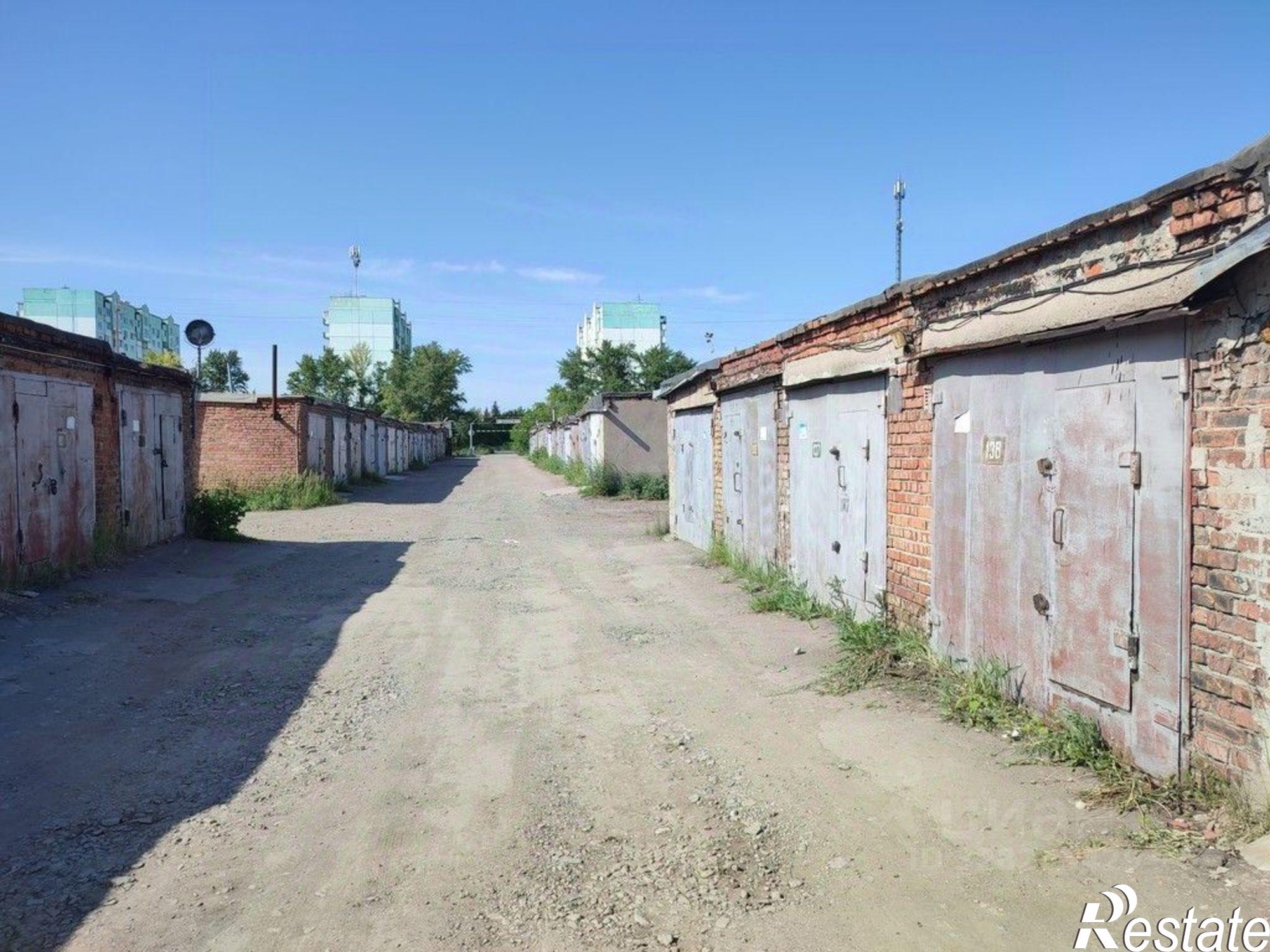Купить гараж, место в паркинге за 380 000 рублей на ул Завертяева, 18