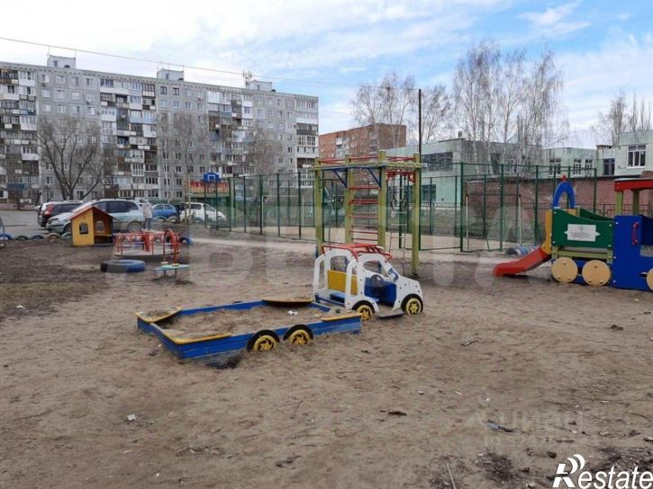 4-комн квартира 2-я Железнодорожная улица, 5,  д. 5