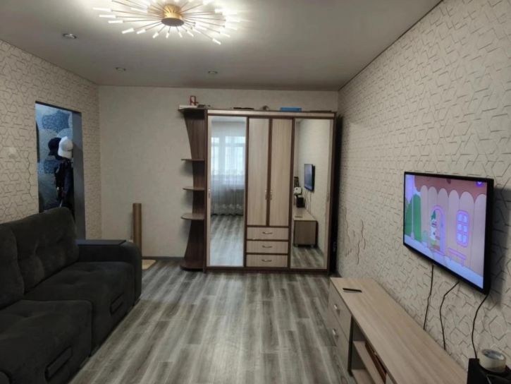 2-комн квартира ул Гашека, 11/2