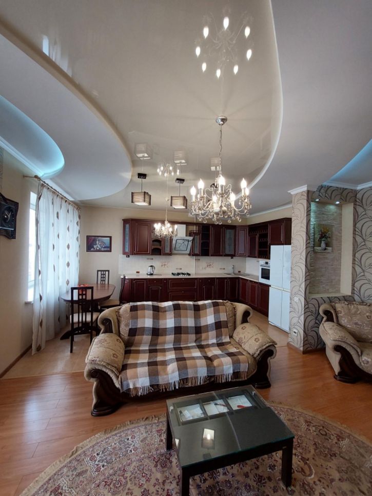 4-комн квартира ул Ф.И.Тютчева, 6