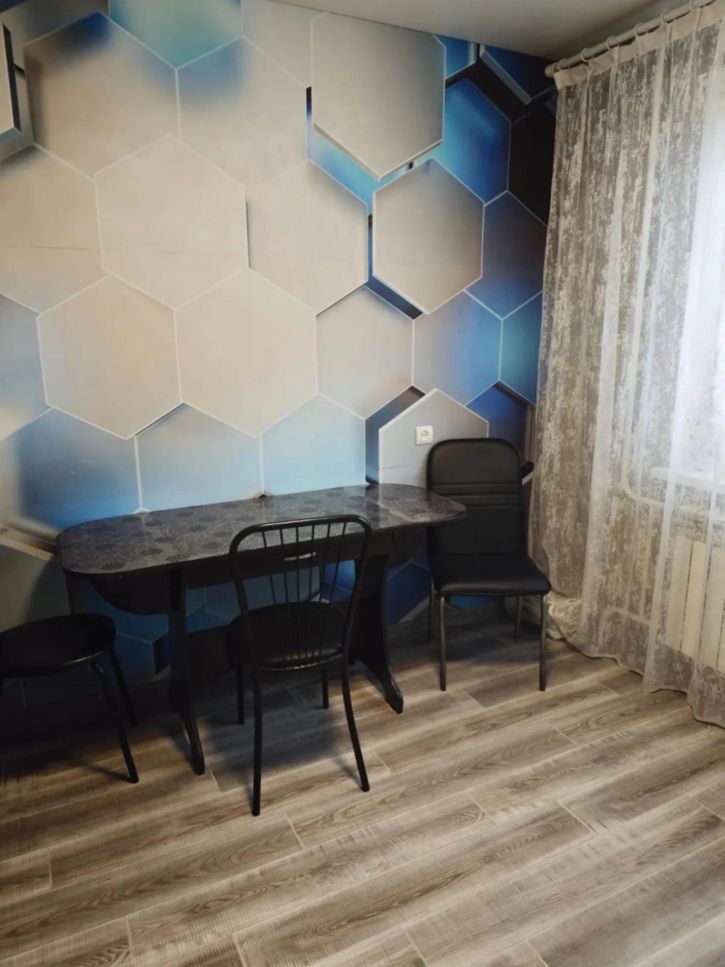2-комн квартира ул Гашека, 11/2