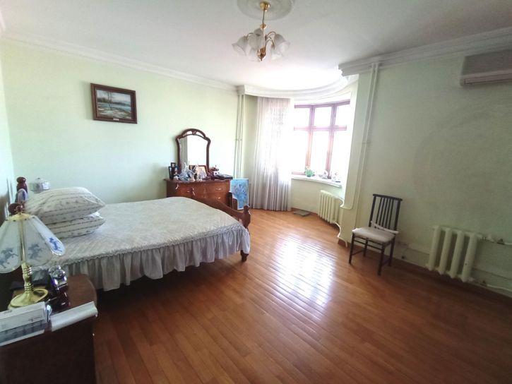 3-комн квартира ул Орджоникидзе, 13/1