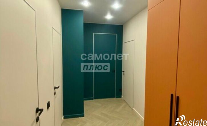 3-комн квартира микрорайон Зелёная Река, 3