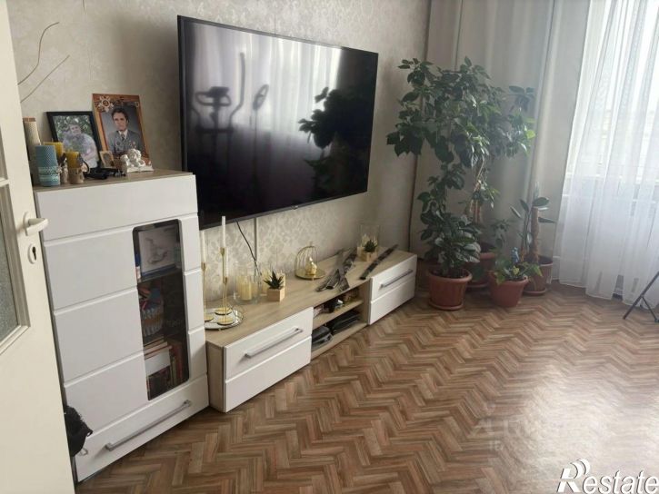 3-комн квартира ул 70 лет Октября, 13/2,  д. 13/2