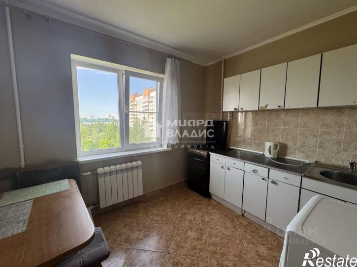 1-комн квартира пр-кт Комарова, 1,  д. 1