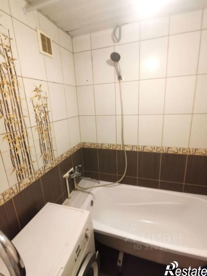 4-комн квартира ул Гусарова, 113,  д. 113