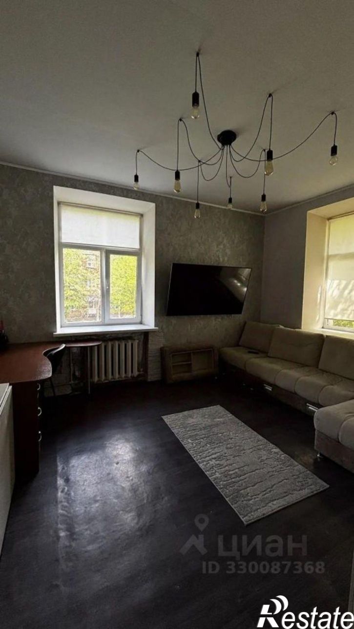 3-комн квартира ул Серова, 10,  д. 10