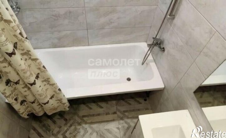 3-комн квартира проспект Комарова, 11,  д. 11