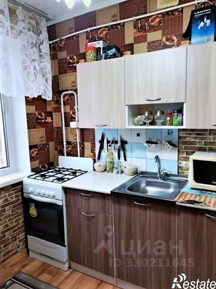 4-комн квартира ул Бархатовой, 6А,  д. 6А