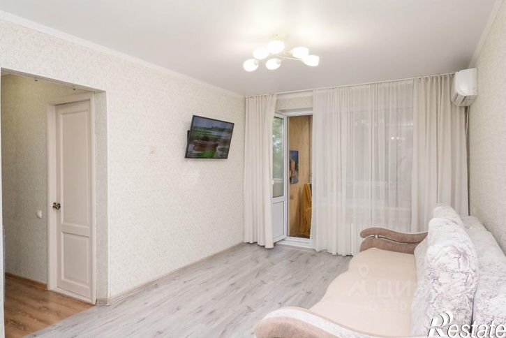 2-комн квартира ул Стрельникова, 1,  д. 1