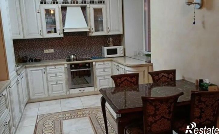 3-комн квартира пр-кт Комарова, 16,  д. 16