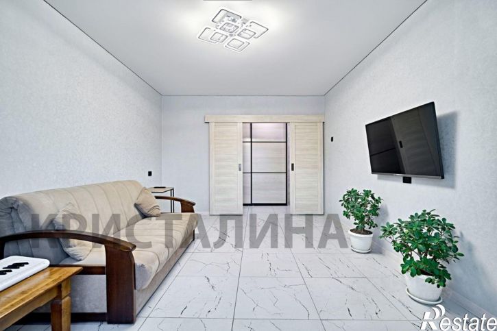 3-комн квартира ул Гашека, 12,  д. 12