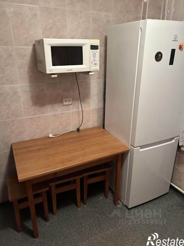 2-комн квартира ул Рощинская, 1,  д. 1