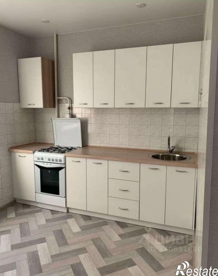 1-комн квартира пр-кт Комарова, 3,  д. 3