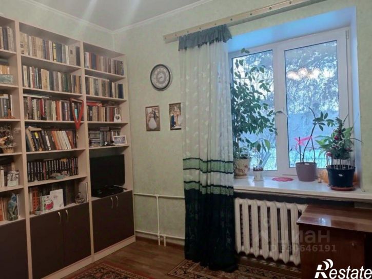 2-комн квартира ул Орджоникидзе, 279,  д. 279