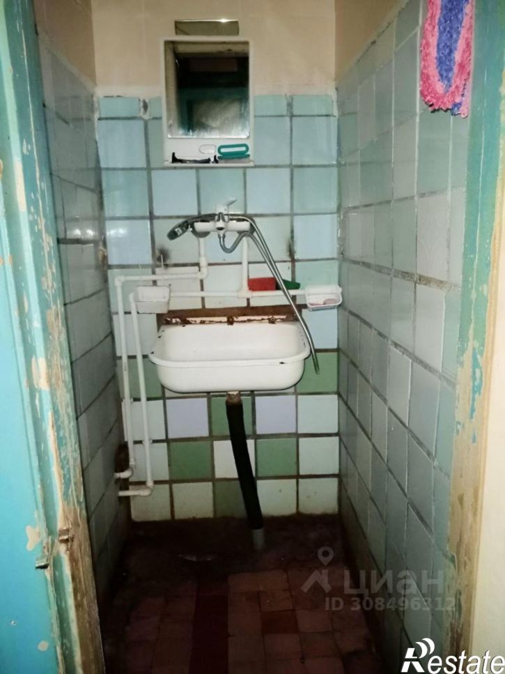 Комната Комсомольский г-к, 4,  д. 4