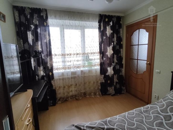 4-комн квартира Менделеева , 25а