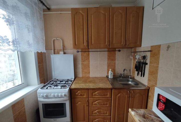 4-комн квартира Менделеева , 25а