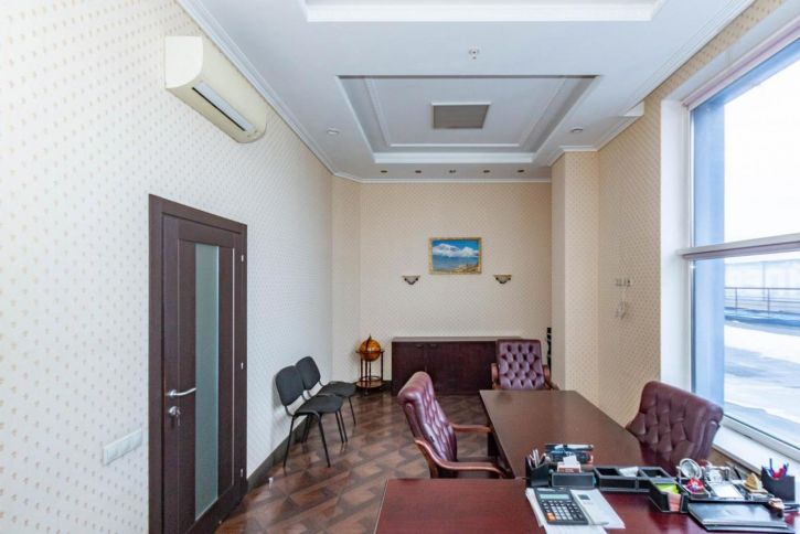 Офис Лукашевича, 10В