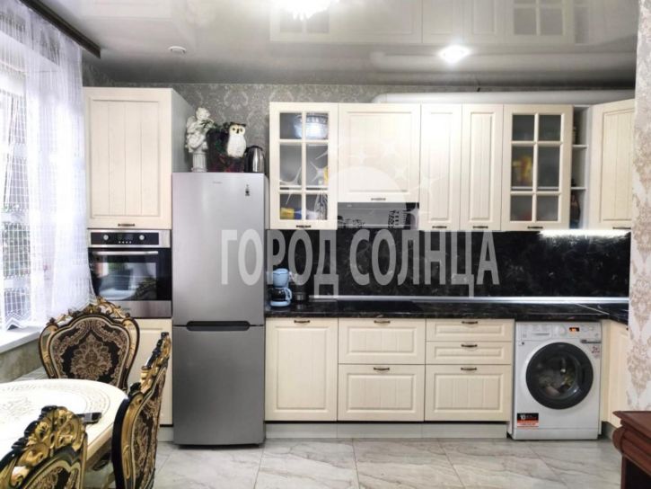 4-комн квартира Красной Звезды 1-я, 71