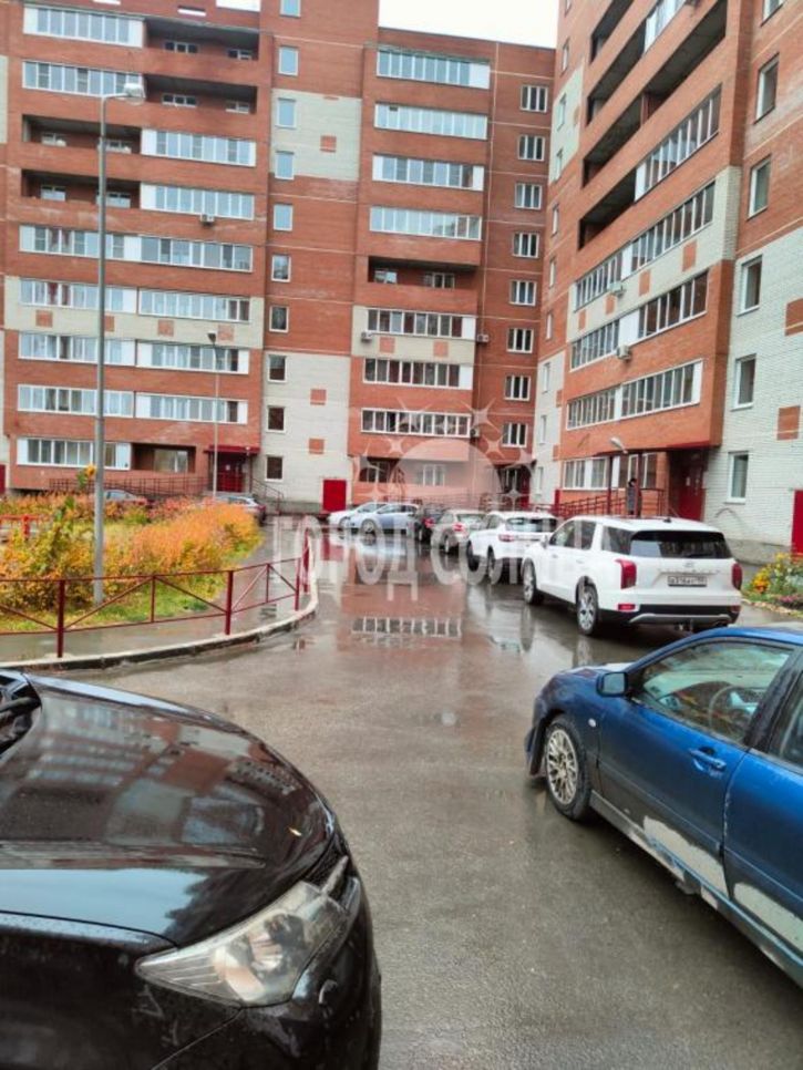 4-комн квартира Красной Звезды 1-я, 71