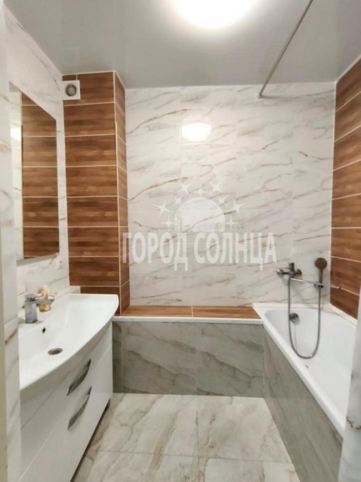 4-комн квартира Красной Звезды 1-я, 71