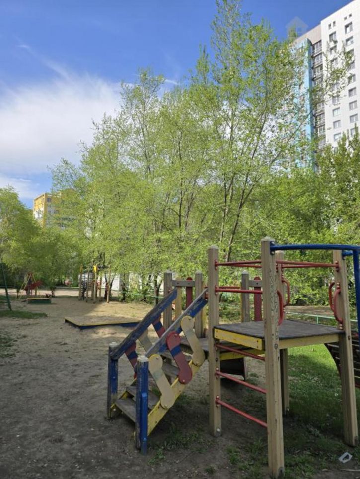 3-комн квартира Взлетная, 7а
