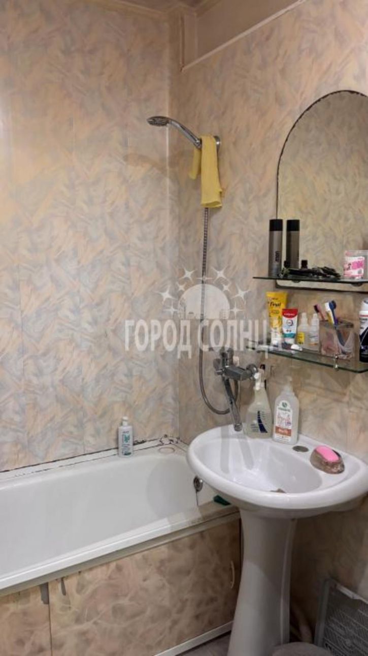 3-комн квартира Василия Товстухо, 2