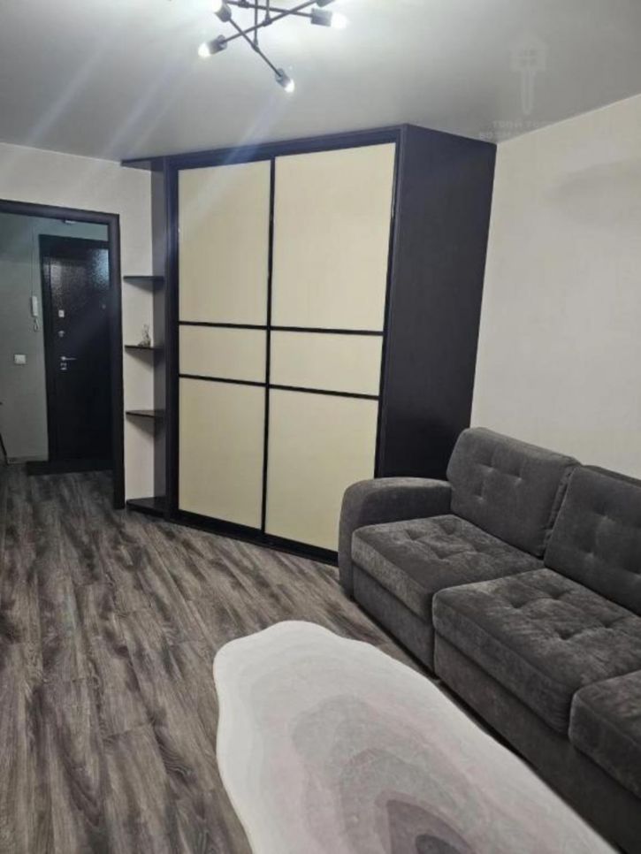 1-комн квартира Комарова проспект, 21