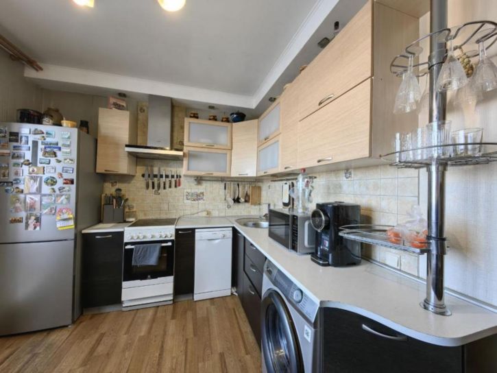4-комн квартира Дианова, 20к1