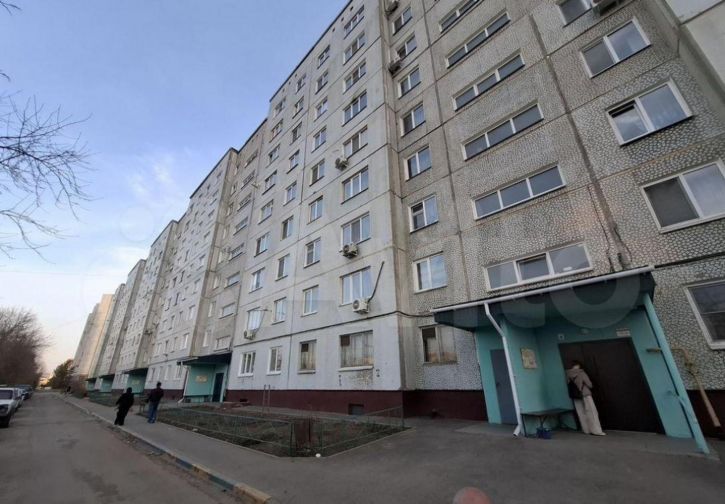 3-комн квартира Комарова проспект, 5