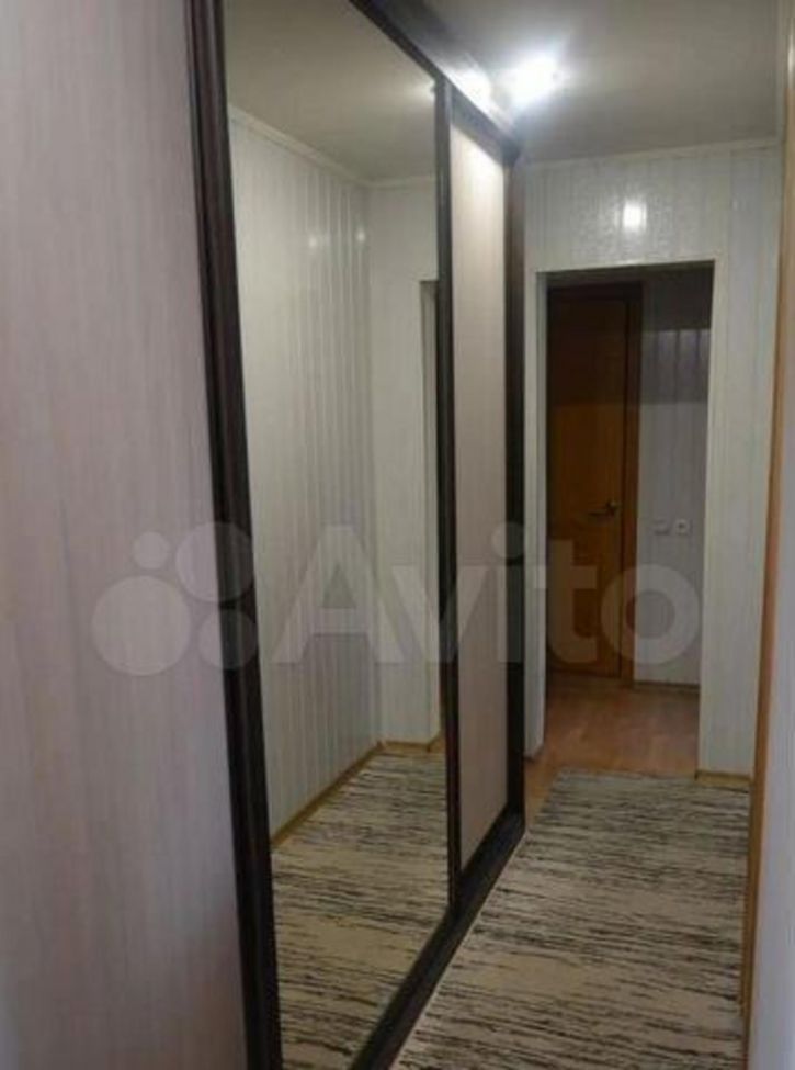 3-комн квартира Комарова проспект, 5