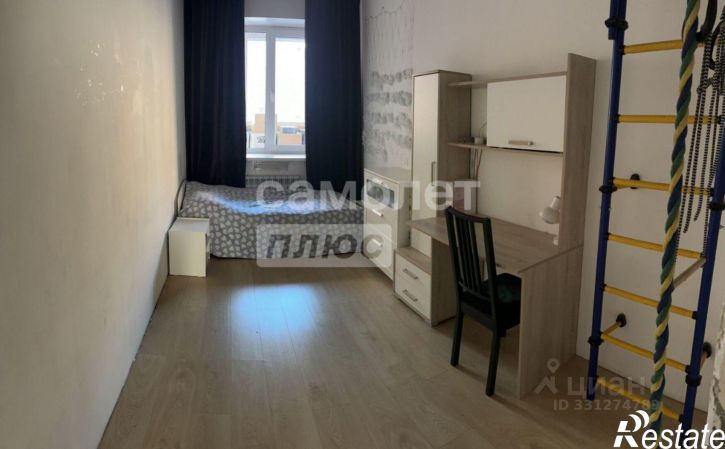 3-комн квартира ул 1-й Красной Звезды, 81,  д. 81