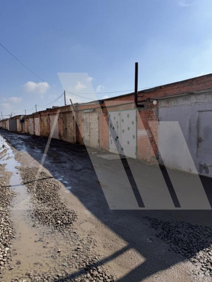 Гараж/парковка Коммунальная