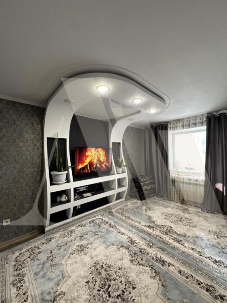 3-комн квартира Серова, 22