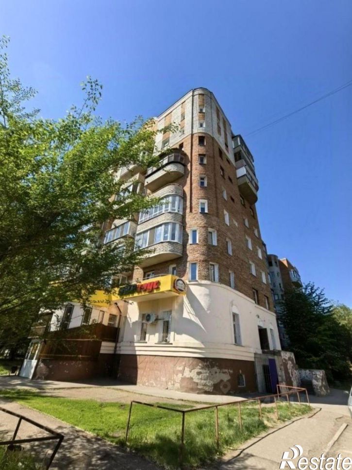 3-комн квартира ул Комкова, 4/1,  д. 4/1