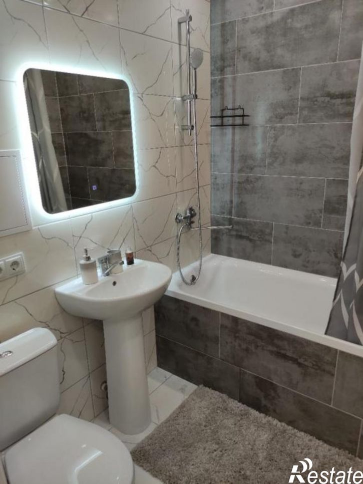 2-комн квартира Андрианова, 30