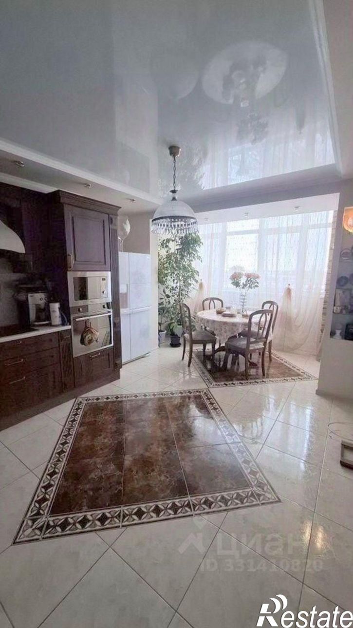 3-комн квартира ул Гашека, 17,  д. 17