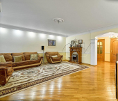 3-комн, 122кв м, этаж 1/9 ул 22 Апреля, 39