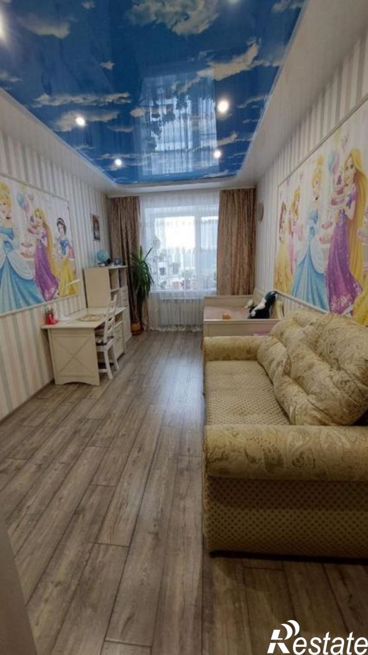 2-комн квартира Комарова проспект, 11/3