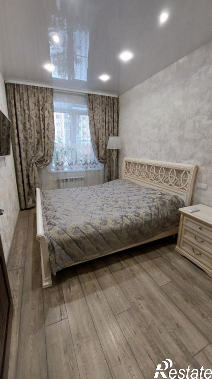 2-комн квартира Комарова проспект, 11/3