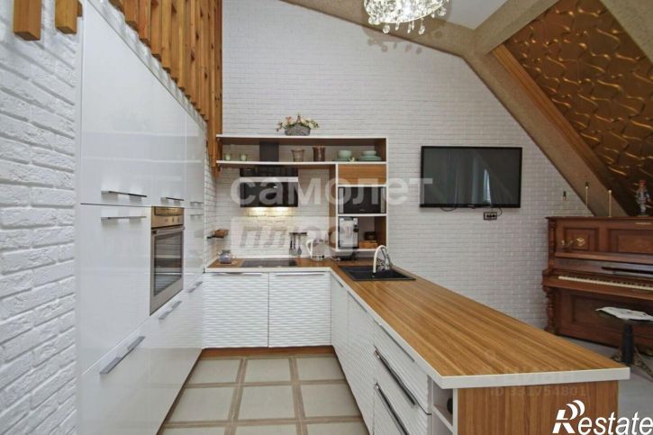 4-комн квартира ул Братская, 19/2,  д. 19/2
