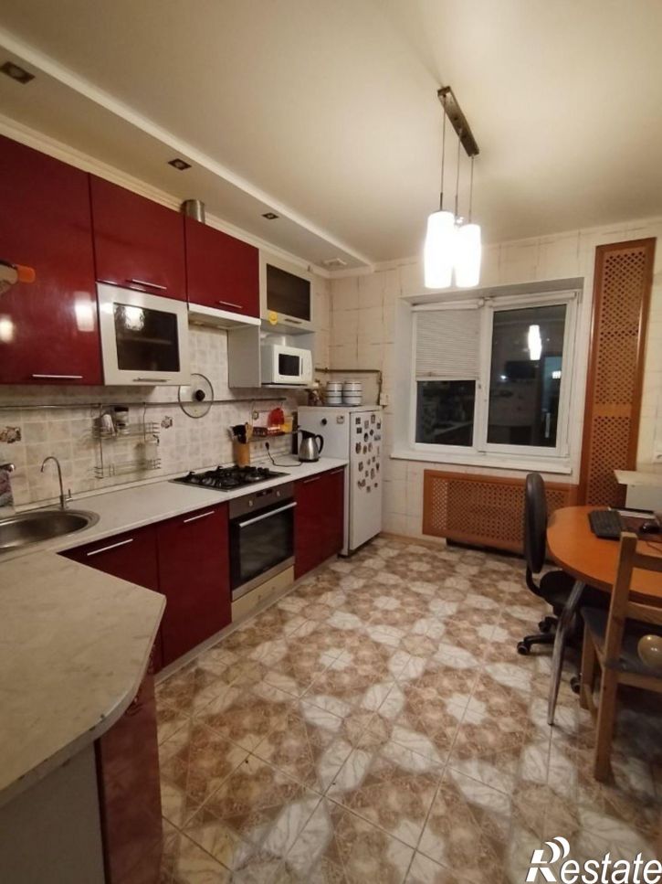 4-комн квартира ул Малиновского, 12 3,  д. 12 3,  к. 3
