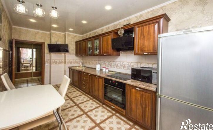 3-комн квартира ул 1-й Красной Звезды, 81,  д. 81